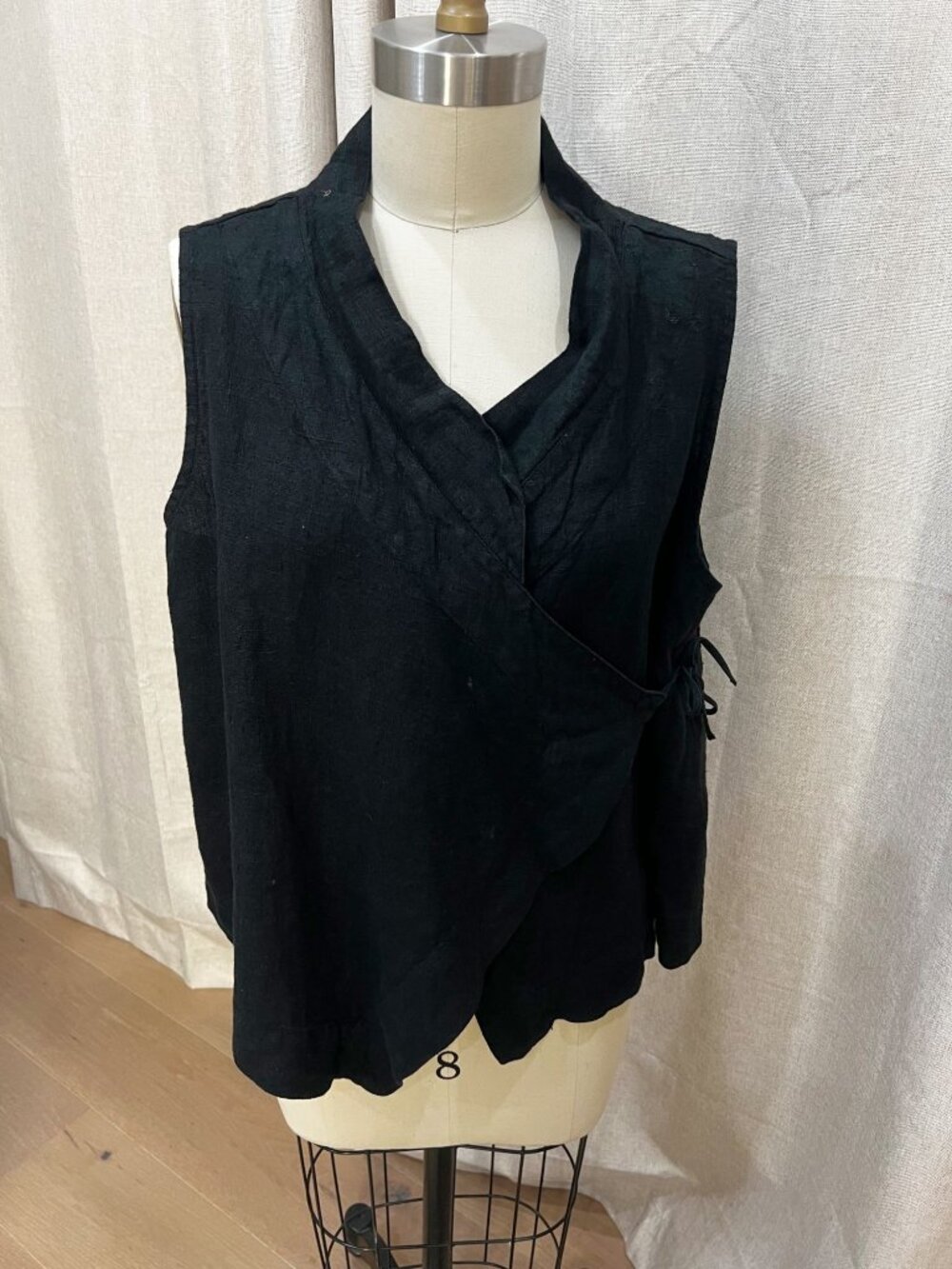 Bryn Walker Heavy Linen Koryo Wrap Vest Top Size L Black Lagenlook - Picture 2 of 10